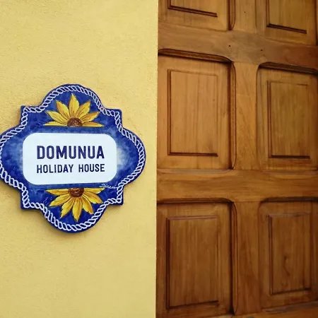 Domunua House *
