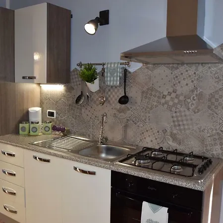 Domunua House تْشيفالو