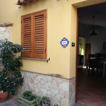 Appartamento Domunua House *