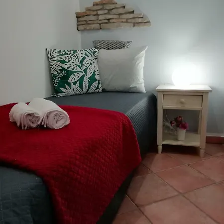 Domunua House