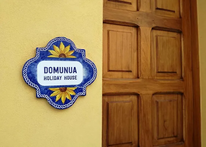 Domunua House *